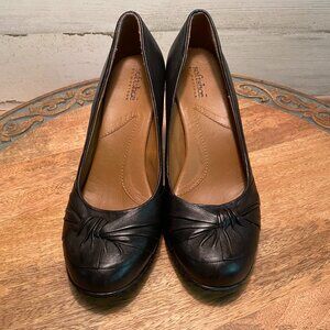 Softshoe Black Pumps Size 7-1/2M